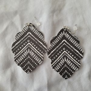 Black & White Drop Earrings
